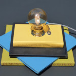 Lampe livre 'Pyramide'